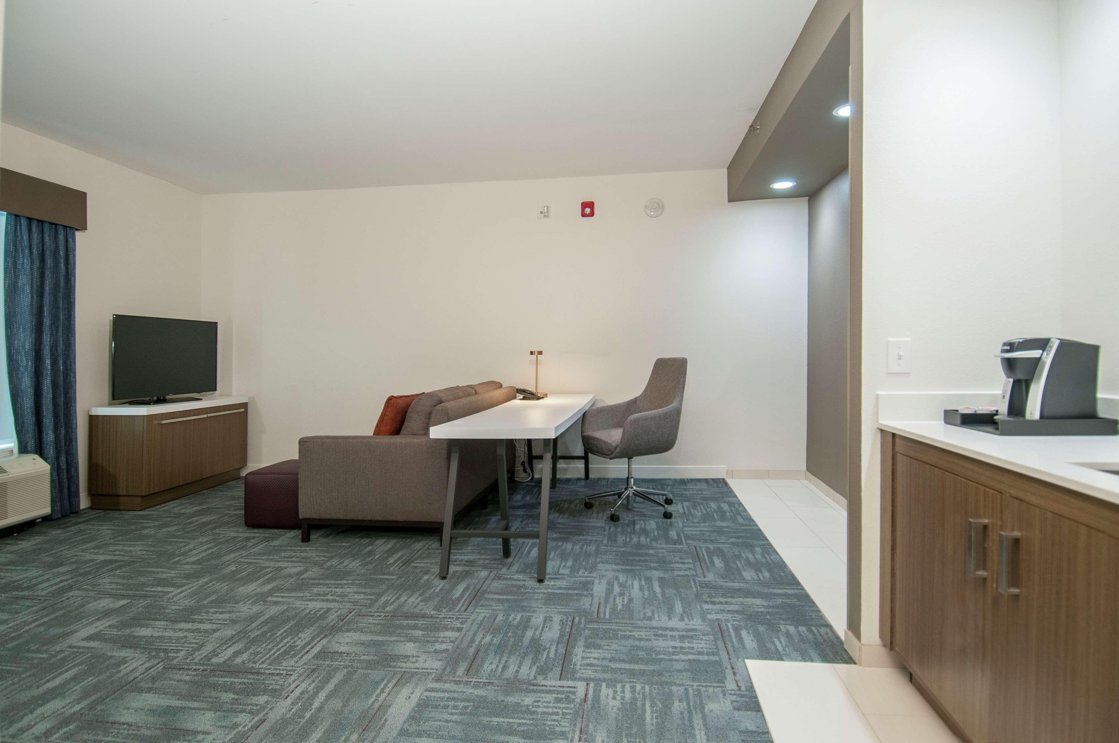 Hilton Garden Inn Jackson/Клінтон Екстер'єр фото