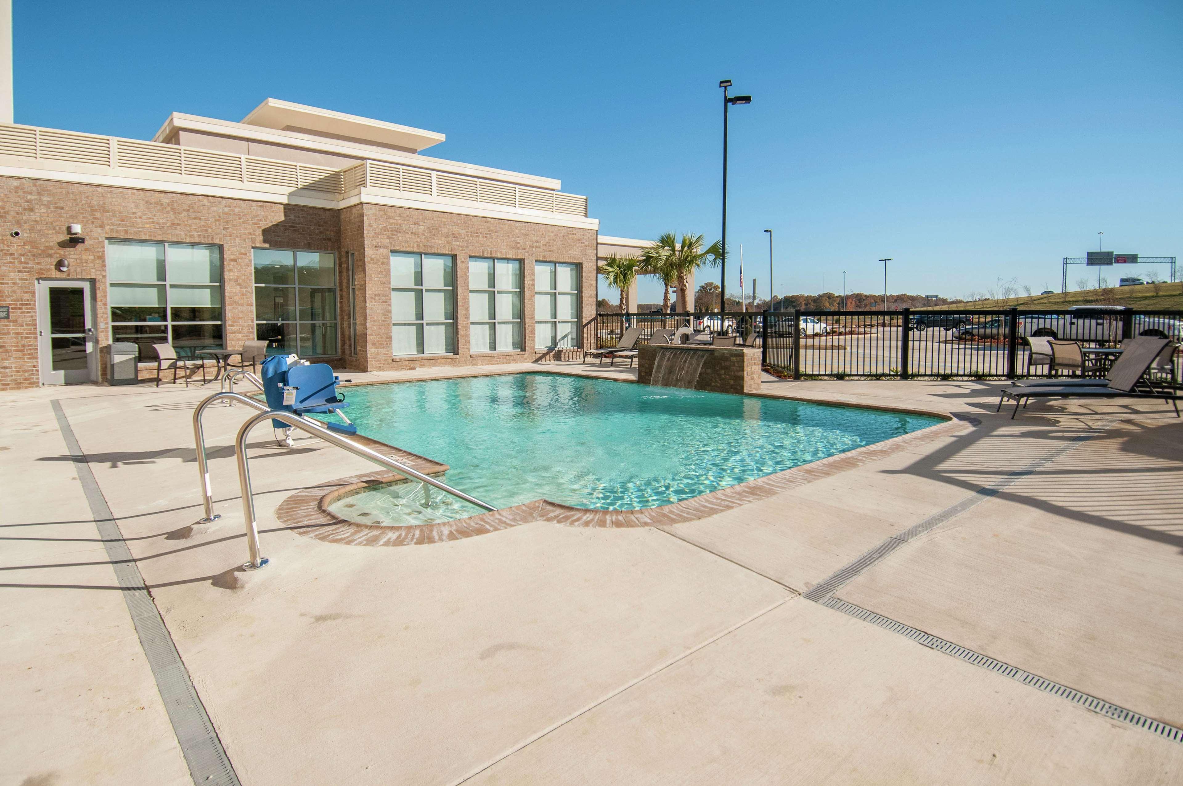 Hilton Garden Inn Jackson/Клінтон Екстер'єр фото