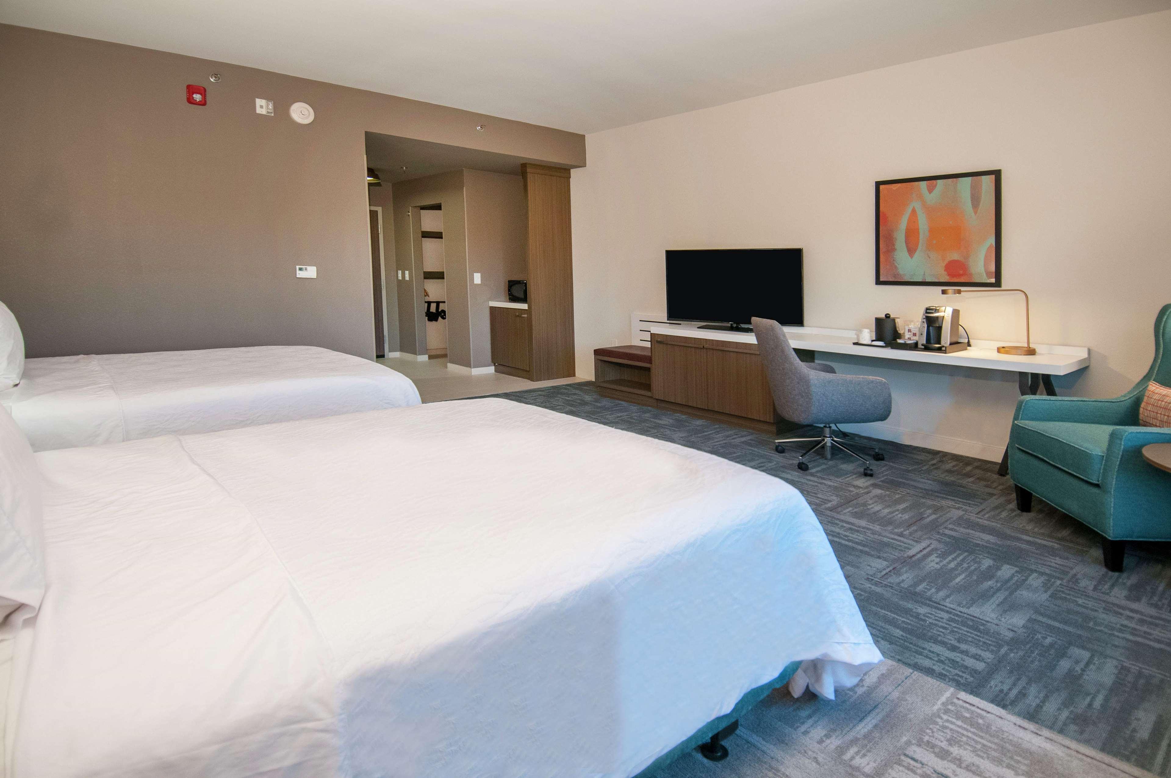 Hilton Garden Inn Jackson/Клінтон Екстер'єр фото