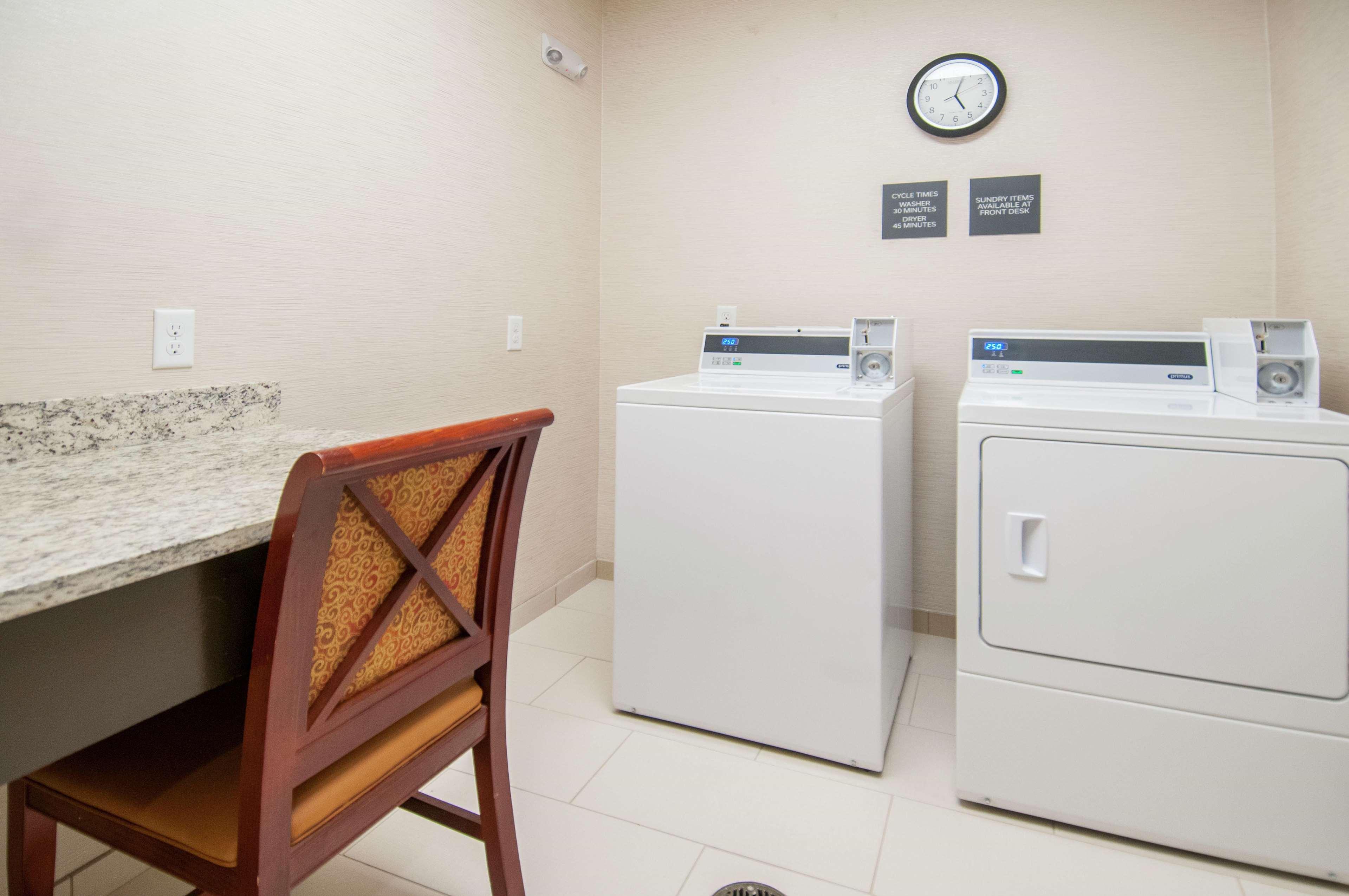 Hilton Garden Inn Jackson/Клінтон Екстер'єр фото