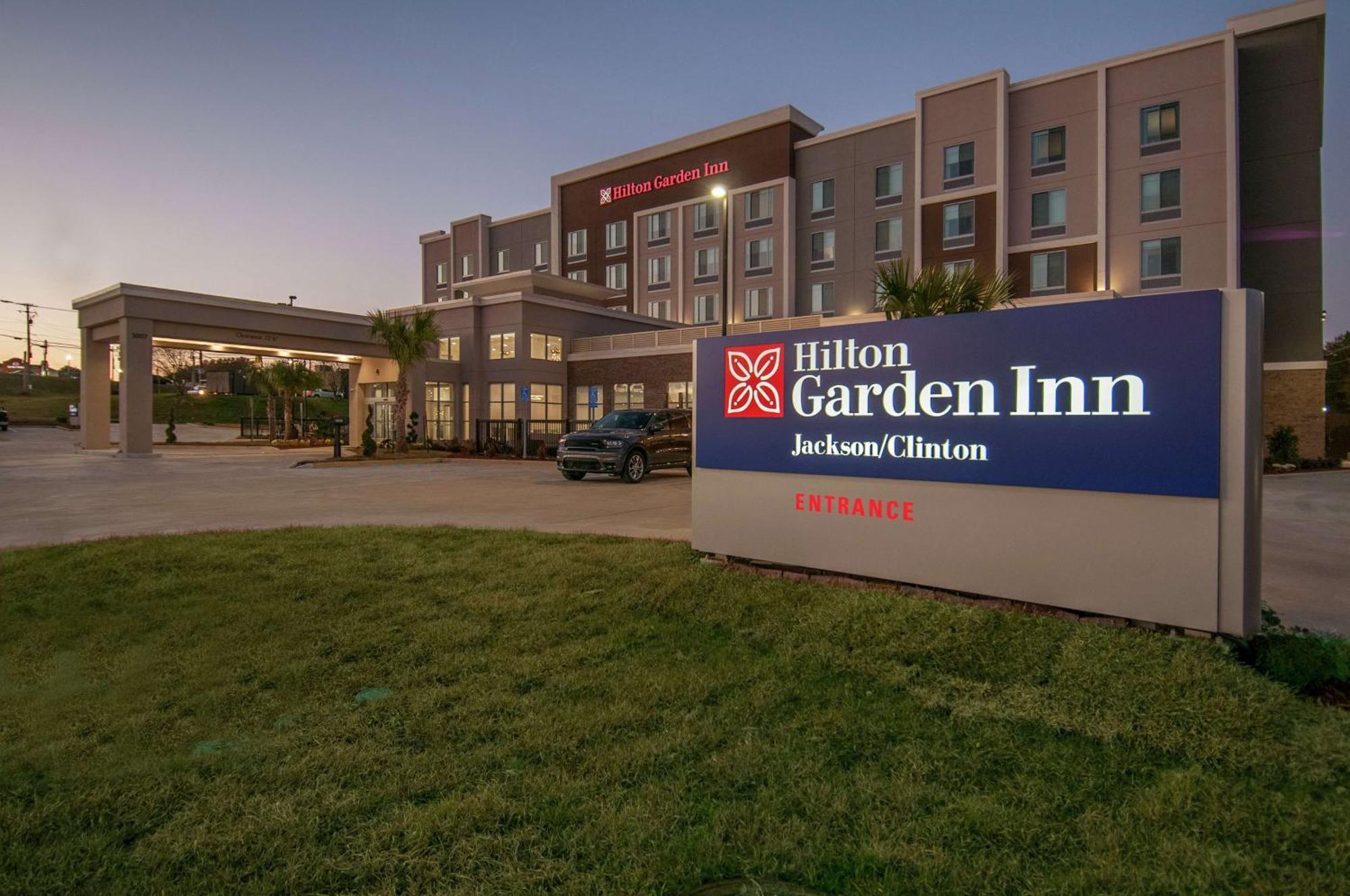 Hilton Garden Inn Jackson/Клінтон Екстер'єр фото