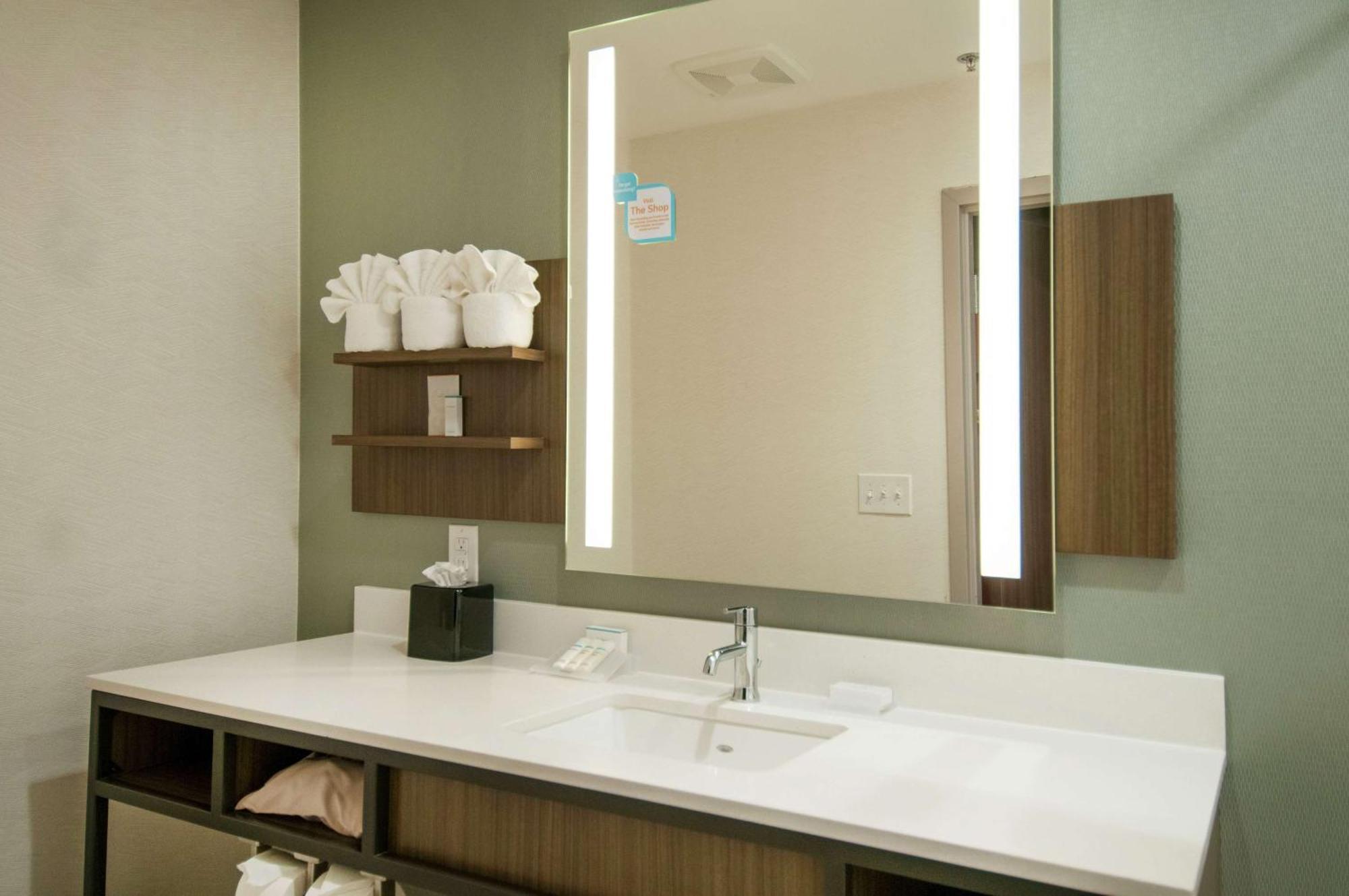 Hilton Garden Inn Jackson/Клінтон Екстер'єр фото